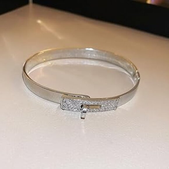 Neiman Marcus 18K White Gold Plated Turn Lock Bracelet - Picture 2 of 4